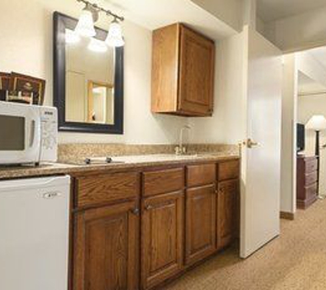 Country Inns & Suites - Paducah, KY