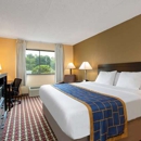 Days Inn by Wyndham Hillsborough - Motels