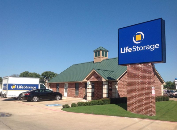 Life Storage - Fort Worth, TX