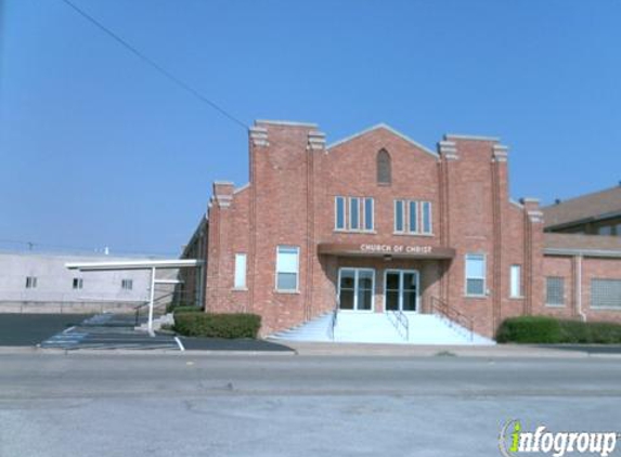 Castleberry Church of Christ - River Oaks, TX