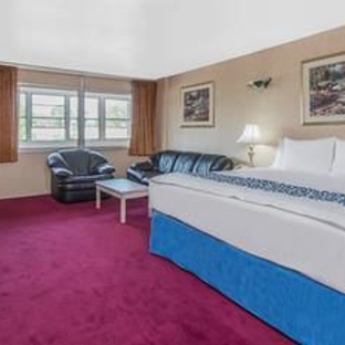 Days Inn - Hicksville, NY