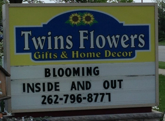 Twins Flowers & Home Decor - New Berlin, WI