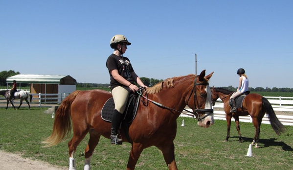 CW Equestrian Center, Inc. - Mascoutah, IL. Horse Camps