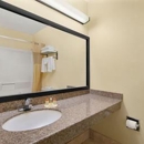 Days Inn by Wyndham Burleson Ft. Worth - Hotels