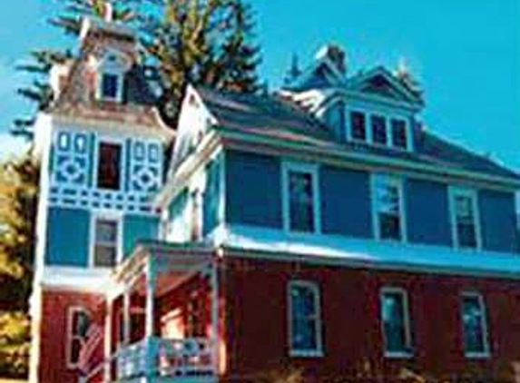 Cheney House Bed & Breakfast - Ashland, NH