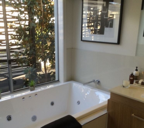 Les Taylor Plumbing Services - Northcote, VIC