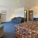 Super 8 by Wyndham Storm Lake - Hotels