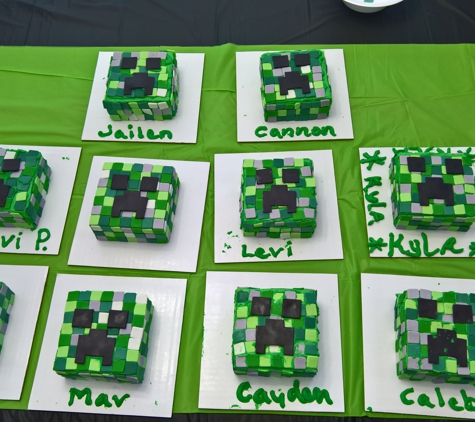 Fun Kreative Kakes - Fort Worth, TX. Mine Craft Creeper Party!