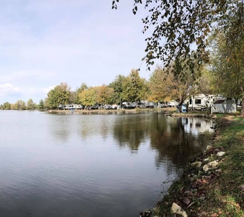 Bay View Camper Park - Palmyra, MO