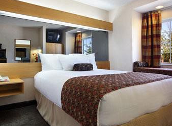 Microtel Inn & Suites by Wyndham Charlotte/University Place - Charlotte, NC