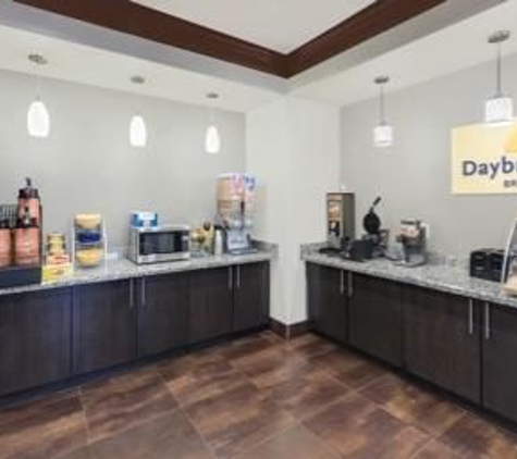 Days Inn by Wyndham Dilley - Dilley, TX