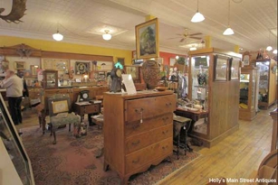 Holly's Main Street Antiques