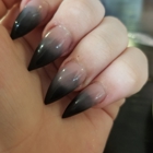 Delil Nails