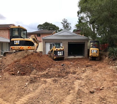 6 Axis Pty Ltd - Greenacre, NSW. CAT Excavator