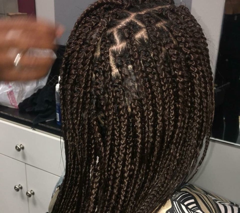 C2 beauty salon - Moreno Valley, CA. Box braids