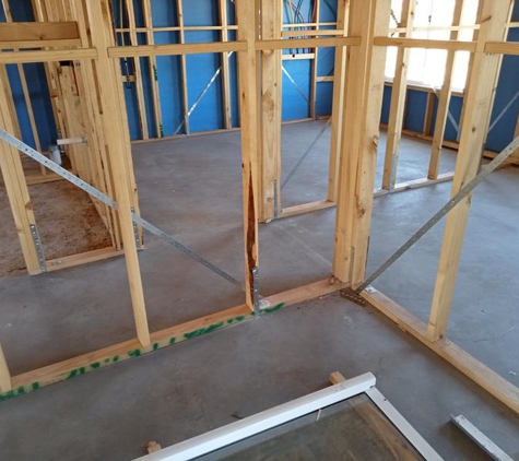 Country Living Homes Pty Ltd - Moonta, SA. Tie down / Brace secured into insufficient lumber, should have been replaced