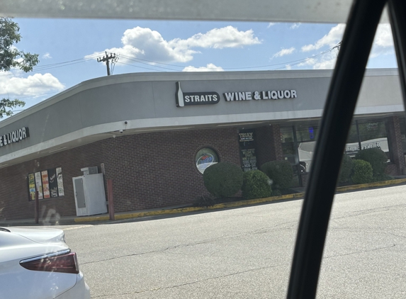 Straits Wine & Liquor - Watertown, CT