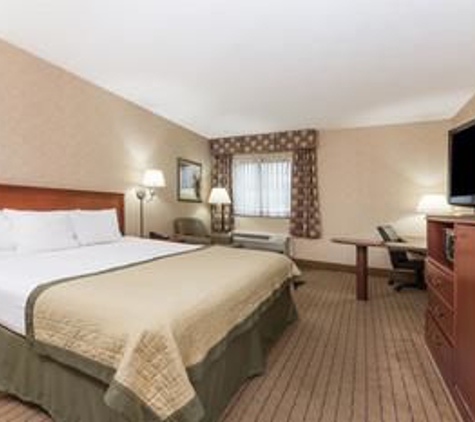 Baymont Inn & Suites - Indianapolis, IN