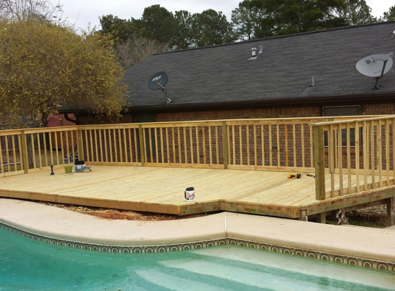 clayhatchee fences and decks - Daleville, AL