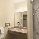 Days Inn by Wyndham Hinckley - Motels