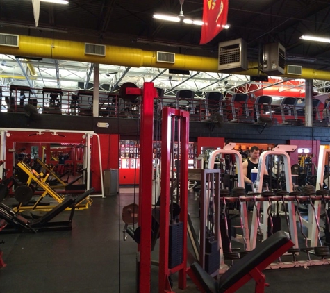 Gold's Gym - North Haven, CT