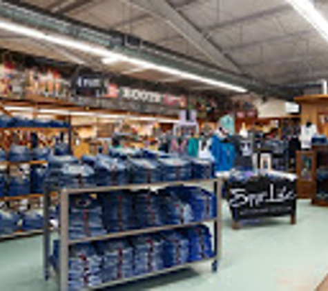 CB Fincher's Western Wear - Burleson, TX