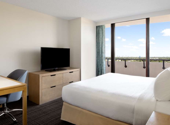 Embassy Suites by Hilton Tampa Airport Westshore - Tampa, FL