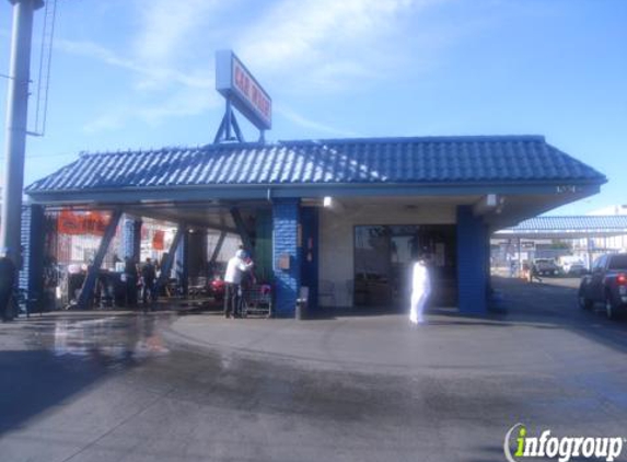 North Hills Car Wash - Granada Hills, CA