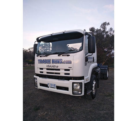 Tradie Bins - Geilston Bay, TAS. Tradie Bins skip bin truck.