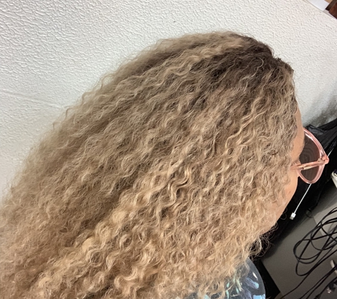 Split Ends Hair Salon - Brooklyn, NY. Hair color & weaveinstall