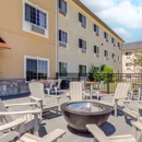 Comfort Suites Johnson Creek Conference Center - Motels