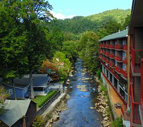 Baymont Inn & Suites - Gatlinburg, TN