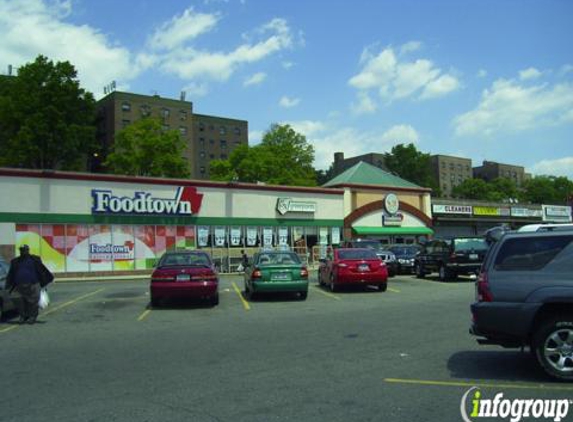 Foodtown - Hollis, NY