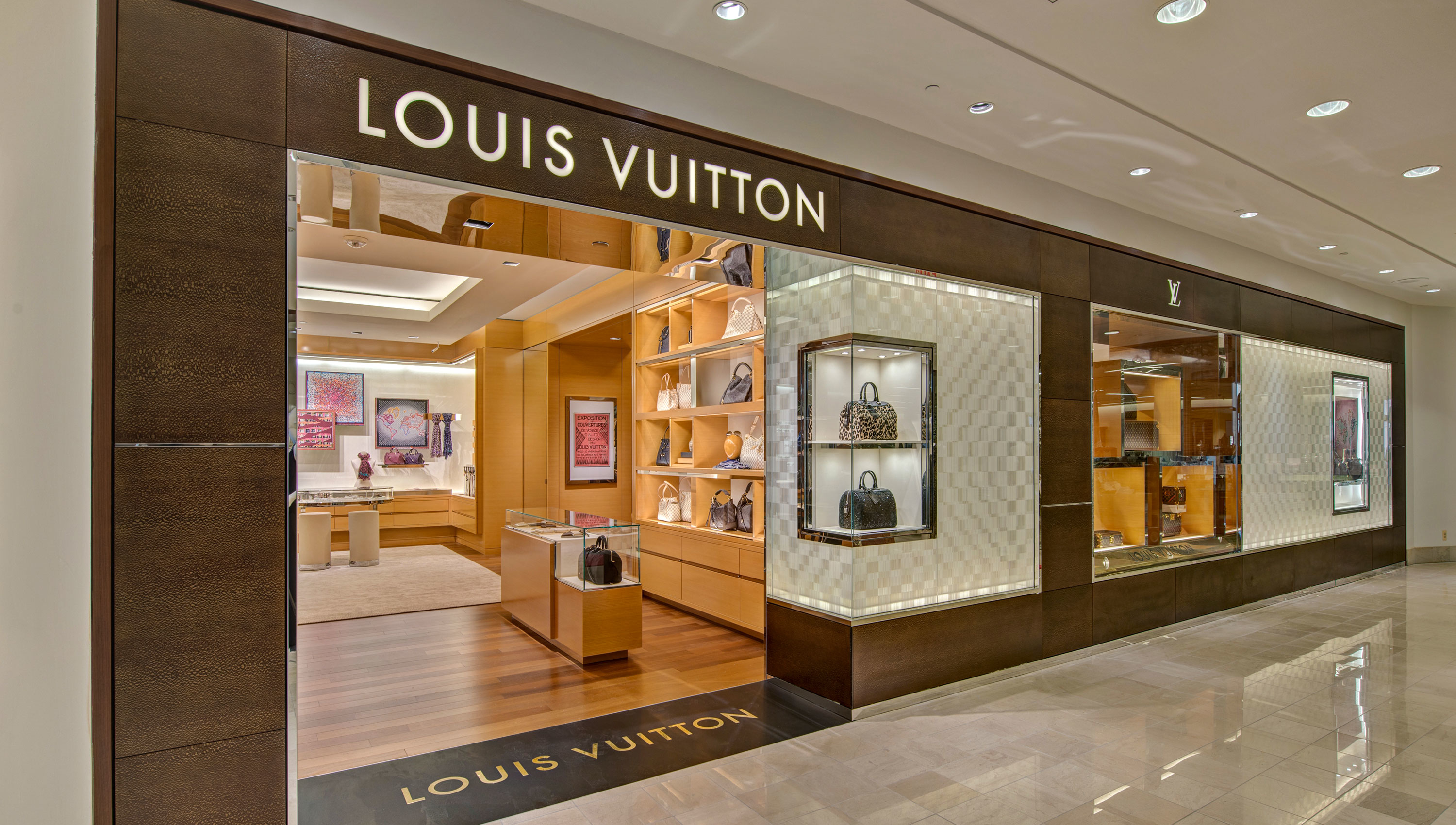 Louis Vuitton Troy Saks 2901 West Big Beaver Road, Sommerset Collection Mall - South Sommerset ...