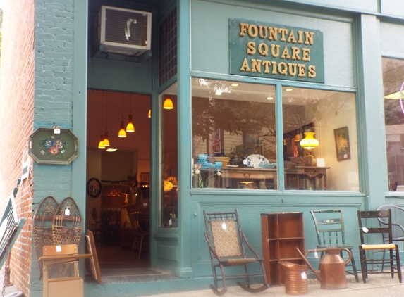 Fountain Square Antiques - Cold Spring, NY
