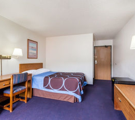 Super 8 by Wyndham Sidney NY - Sidney, NY