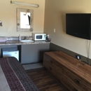 Blue Spruce Motel - Hotels