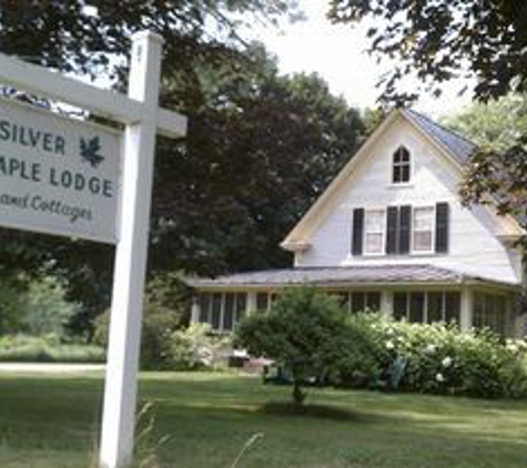 SILVER MAPLE LODGE & COTTAGES - Fairlee, VT