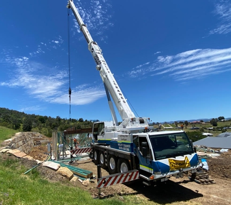 Wolff Cranes - Upper Tenthill, QLD. 60T Slew Crane