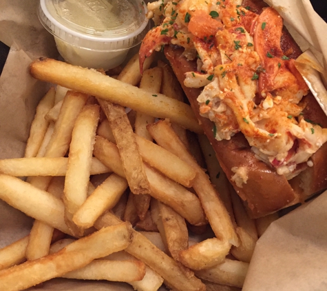 Fish Time - Glendale, CA. Lobster roll