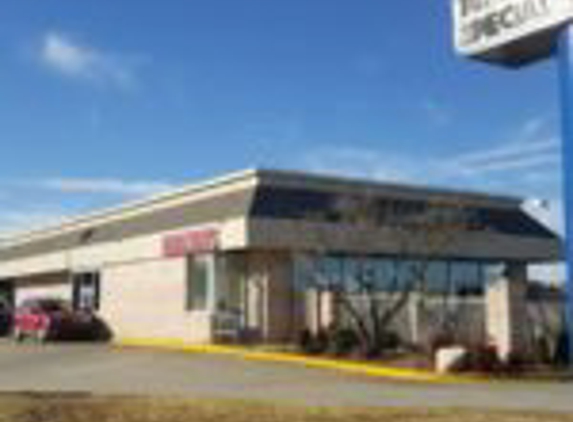 Braum's Ice Cream and Dairy Store - Mustang, OK