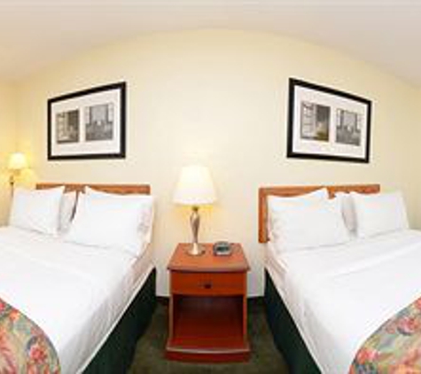 Baymont Inn & Suites - Decatur, IL