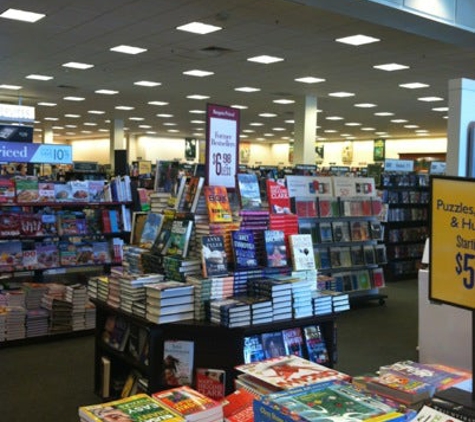 Barnes & Noble Booksellers - Houston, TX