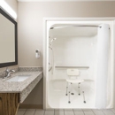 Super 8 by Wyndham Alexander City - Hotels