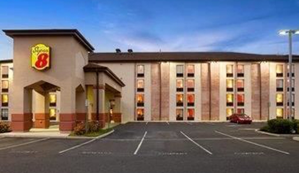 Super 8 by Wyndham Mount Laurel - Mount Laurel, NJ