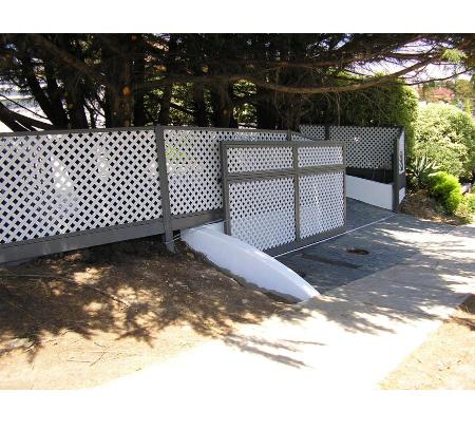 Colorsteel Fencing - Kilsyth, VIC. Gramline Lattice Fencing and Sliding gate