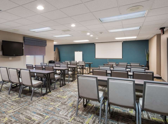 Hampton Inn & Suites Chicago/Hoffman Estates - Hoffman Estates, IL