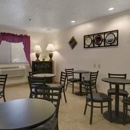 Super 8 by Wyndham Romeoville Bolingbrook - Motels