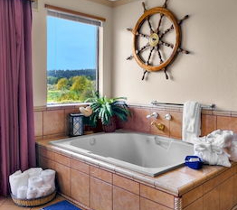 The Coachman Inn & Suites - Oak Harbor, WA