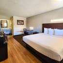 Travelodge by Wyndham Peoria - Hotels